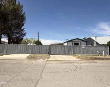 5941 Sixta Drive - Photo Thumbnail 9