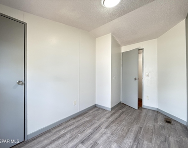 5941 Sixta Drive - Photo Thumbnail 40
