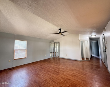 5941 Sixta Drive - Photo Thumbnail 14