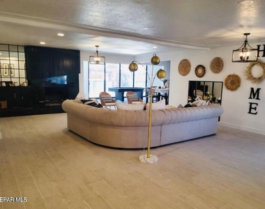 9108 Shaver Drive - Photo Thumbnail 1
