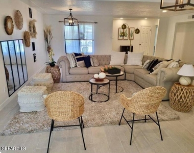 9108 Shaver Drive - Photo Thumbnail 2