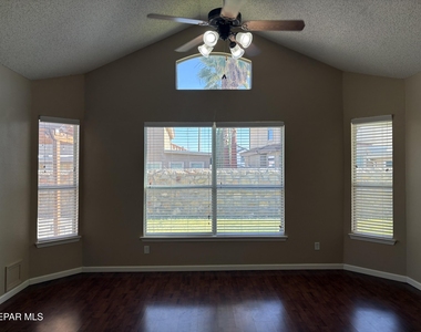 12421 Paseo De Arco Court - Photo Thumbnail 18