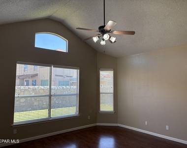 12421 Paseo De Arco Court - Photo Thumbnail 16