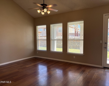 12421 Paseo De Arco Court - Photo Thumbnail 2