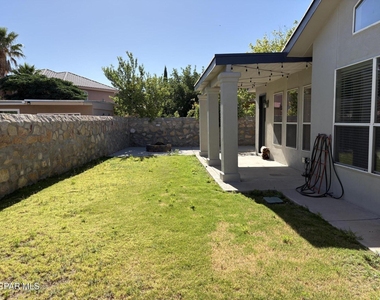 12421 Paseo De Arco Court - Photo Thumbnail 8