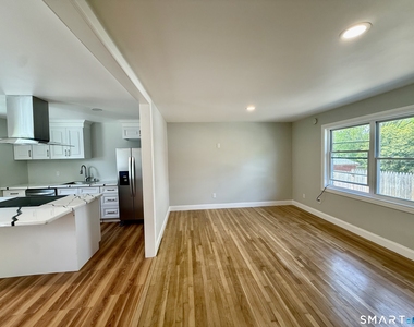 10 Elmwood Street - Photo Thumbnail 4