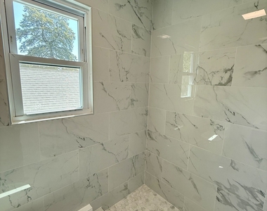 10 Elmwood Street - Photo Thumbnail 12