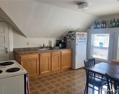 207 Alden Avenue - Photo Thumbnail 2