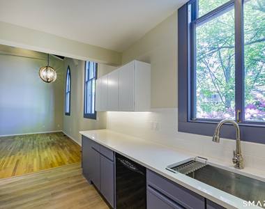 161 Whitfield Street - Photo Thumbnail 9