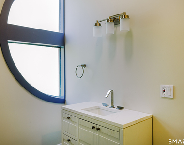 161 Whitfield Street - Photo Thumbnail 14