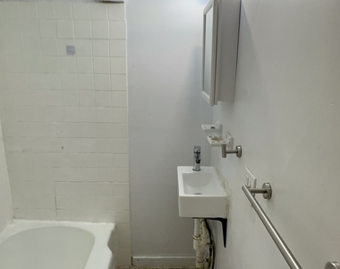 14 Lester Street - Photo Thumbnail 5
