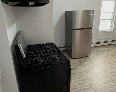 14 Lester Street - Photo Thumbnail 10