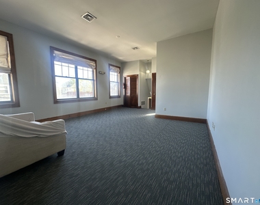 136 Mckinley Avenue - Photo Thumbnail 1