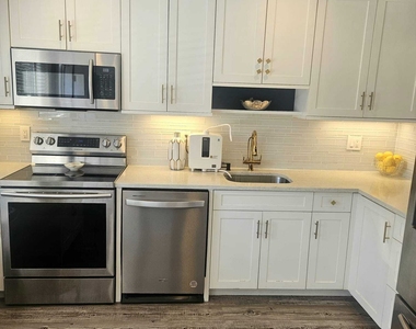 24 East Avenue - Photo Thumbnail 4