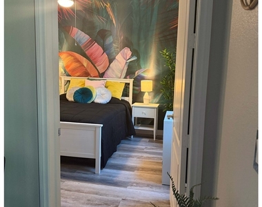 62 E Serene Avenue - Photo Thumbnail 12
