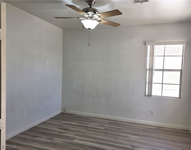 9105 Sparkling Star Street - Photo Thumbnail 2