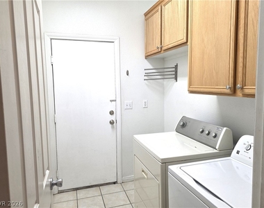 9105 Sparkling Star Street - Photo Thumbnail 3