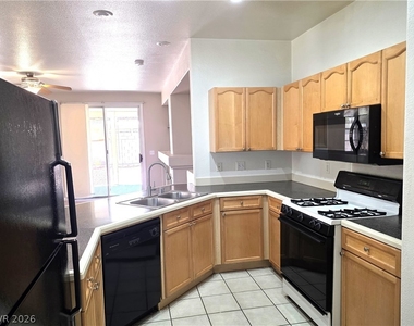 9105 Sparkling Star Street - Photo Thumbnail 6