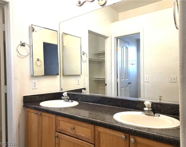 9105 Sparkling Star Street - Photo Thumbnail 13