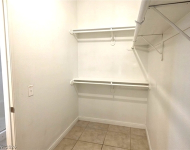 9105 Sparkling Star Street - Photo Thumbnail 15