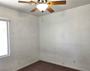 9105 Sparkling Star Street - Photo Thumbnail 4
