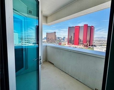 2700 Las Vegas Boulevard - Photo Thumbnail 2