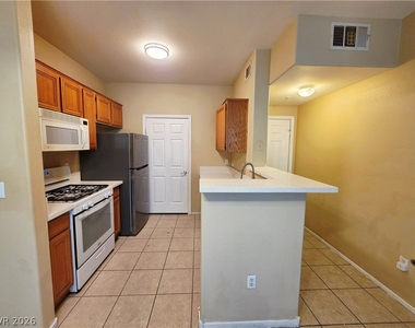 7123 S Durango Drive - Photo Thumbnail 8