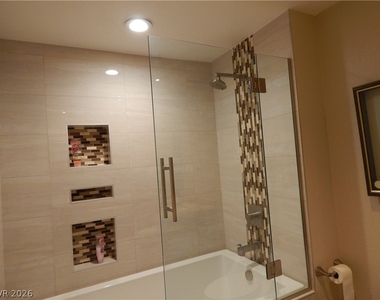2712 W Oakey Boulevard - Photo Thumbnail 16