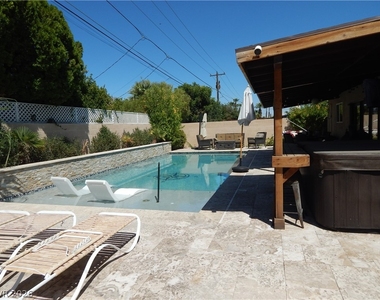 2712 W Oakey Boulevard - Photo Thumbnail 19