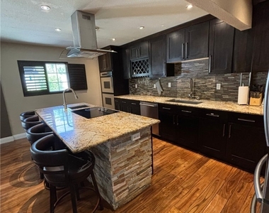 2712 W Oakey Boulevard - Photo Thumbnail 25