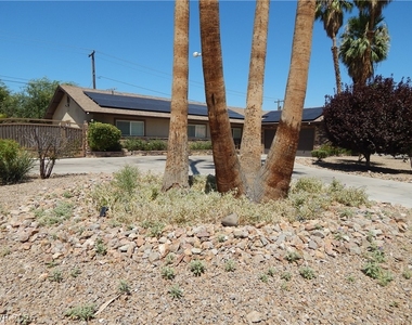 2712 W Oakey Boulevard - Photo Thumbnail 21