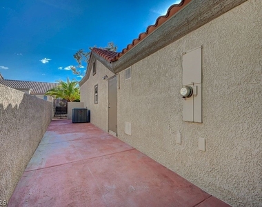 8753 Sundial Drive - Photo Thumbnail 11
