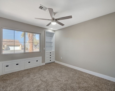 8753 Sundial Drive - Photo Thumbnail 8