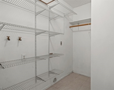 245 Meyers Avenue - Photo Thumbnail 14
