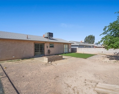 245 Meyers Avenue - Photo Thumbnail 16