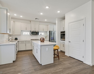 2555 Hampton Road - Photo Thumbnail 11