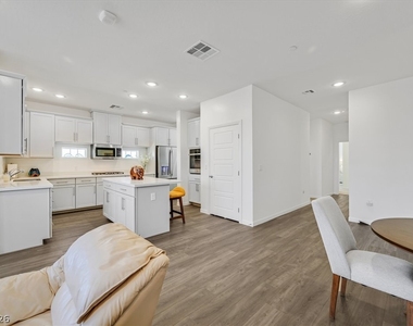 2555 Hampton Road - Photo Thumbnail 9
