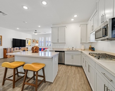 2555 Hampton Road - Photo Thumbnail 12