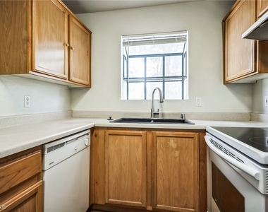 2978 Juniper Hills Boulevard - Photo Thumbnail 7
