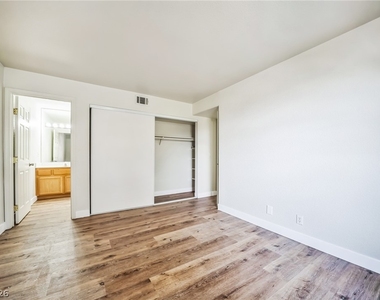 2978 Juniper Hills Boulevard - Photo Thumbnail 9