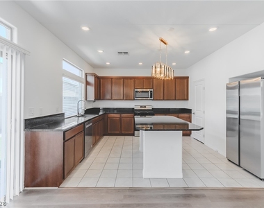 638 Great River Avenue - Photo Thumbnail 7