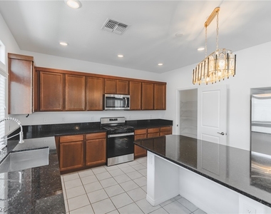 638 Great River Avenue - Photo Thumbnail 8