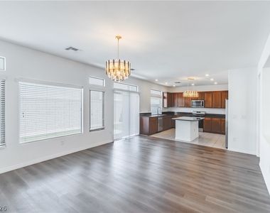 638 Great River Avenue - Photo Thumbnail 6
