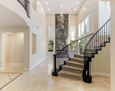 2462 Hollow Rock Court - Photo Thumbnail 7