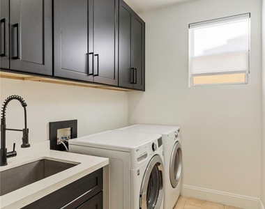 2462 Hollow Rock Court - Photo Thumbnail 16
