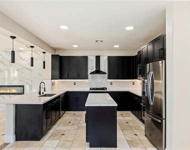 2462 Hollow Rock Court - Photo Thumbnail 20
