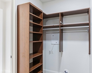 2462 Hollow Rock Court - Photo Thumbnail 49