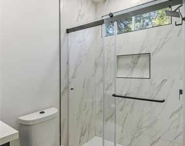 2462 Hollow Rock Court - Photo Thumbnail 14
