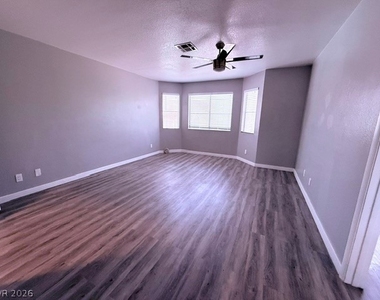 9004 Pebble Shore Court - Photo Thumbnail 10