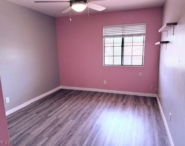 9004 Pebble Shore Court - Photo Thumbnail 15